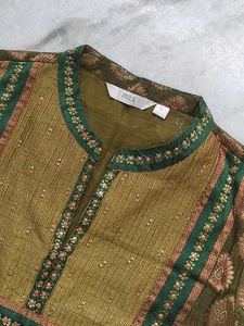 Max Elegant Green Kurta with zari work