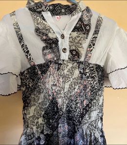 RUFFLE SLEEVES COQUETTE TOP