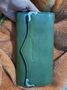 Modest Green Leather Wallet 💚