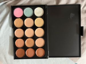 😍❤️4 In 1 Palette (15shades)
