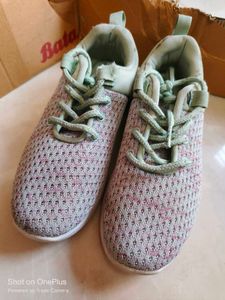 bata brand shoe uk 4