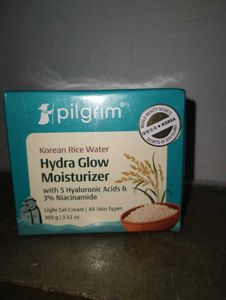 Pilgrim Hydra Glow Moisturizer 10% vitamin c serum