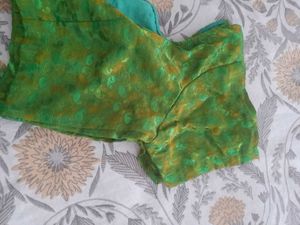 Green Blouse with margin inside