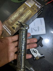 Metal Body Chargable Hair Trimmer For Men&amp; Women