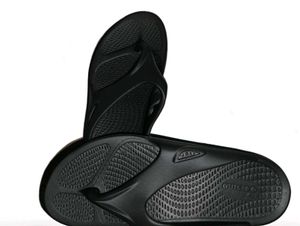 Black Flip-Flops