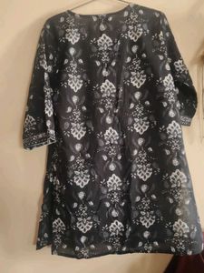 Black &amp; White Floral Tunic