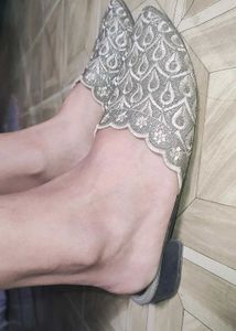 Women Desi flats 🧡