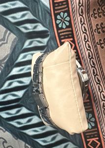 Stylish Men’s Wristwatch – Premium