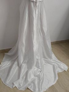 Elegant White 👰