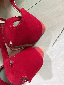 Lv Red Pointed Toe Heels , Stylish Colour Heel