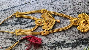 Elegant Gold Necklace Set