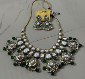 Elegant Kundan Necklace Set