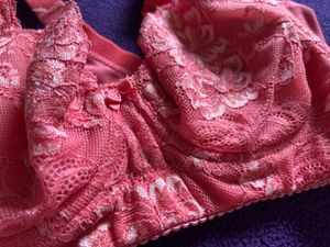 Pretty in Pink Lace Bra🩷