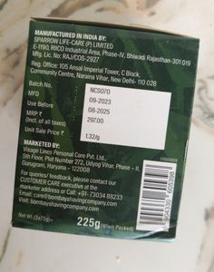 BOMBAY SHAVING COMPANY NEEM &amp; CHARCOAL BATH SOAP