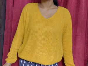 Price Drop 🤩 Yellow Woollen Full Sleeves Sweatshi