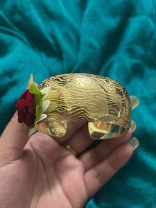 Bangle &amp; Rose Earrings Set