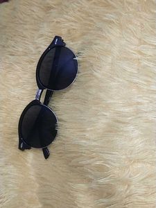 Black Round Sunglasses