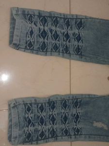 Distressed Denim Jeans with Cutout Detail