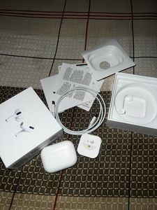 Apple AirPods Pro Wireless Buds