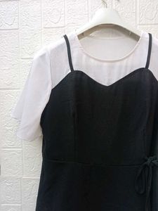New with tag Pinterest Chic Stylish Two-Tone T-Shi