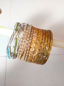 4 Combo Bangle Set🎉