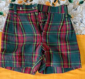 it's new Shorts of Boys for 3 or 4 years