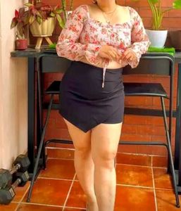 Women High Rise Black Skort