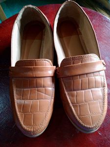Casual Flat