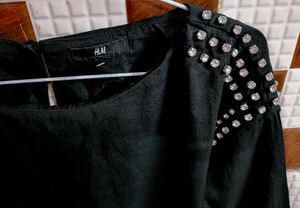 H&amp;M Black Top✨🖤