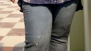 ✅️NEW PRODUCTSuper Stretchable HIGH WAIST Jeans