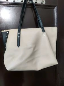 Beige and Black Shoulder Bag, 🥰 Condition 👍