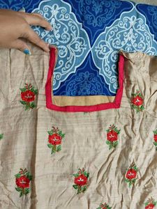 Elegant Floral Embroidered Kurta