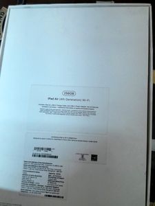 IPad Air And Magic Keyboard (2 Boxes)