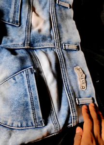 Beautiful Slim Jeans With Design