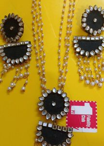 Black Necklace Set