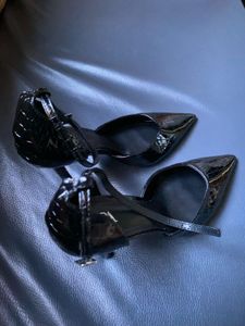 🖤 ✨ ZARA Heeled Shoes with Ankle Strap