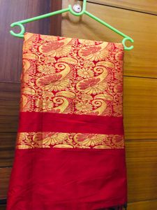 Red Colour Saree.un Stitched Blouse