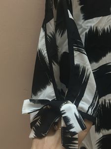 Stylish Black &amp; White Pattern Top