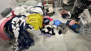 100 Pieces Lot- ONLY SELLING ENTIRE LOT