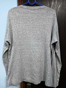 Uniqlo Grey tshirt