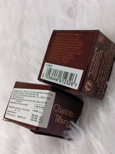 2 Charlotte Tilbury Airbrush Flawless Finish
