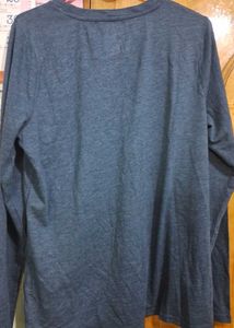 Blue V-neck full sleeved tshirt