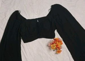 Black Crop Top 🖤