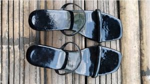Chic Black Flats..New With Tag