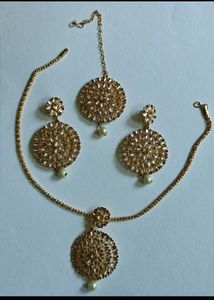 Gold Tone Jewellery Set