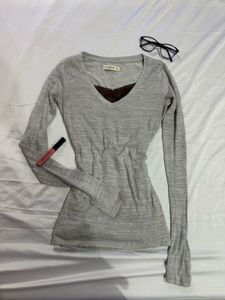 Ambercrombie & Fitch V Neck Pullover