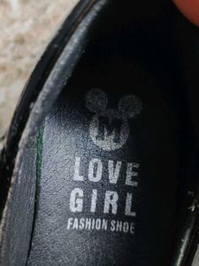 Cute Girl&#39;s Shoes with Bow
