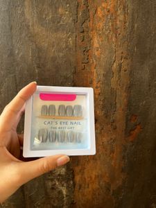 Cat&#39;s Eye Press On Nails