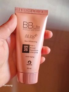 BB Lite Premium Skin Cream SPF 25