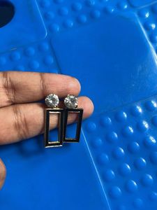 Stone With Black Enamal Earring